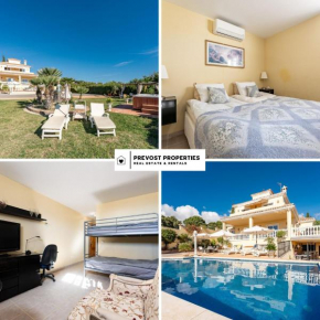 Room with free Pool and jacuzzi - Only 5min drive to Estepona town